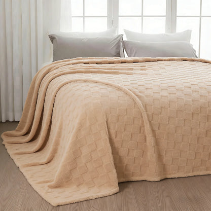 Lightweight Fluffy Fleece Blanket, for Sofa or Bed, Machine Washable.