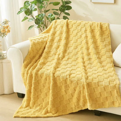 Lightweight Fluffy Fleece Blanket, for Sofa or Bed, Machine Washable.