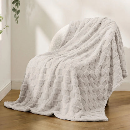 Lightweight Fluffy Fleece Blanket, for Sofa or Bed, Machine Washable.