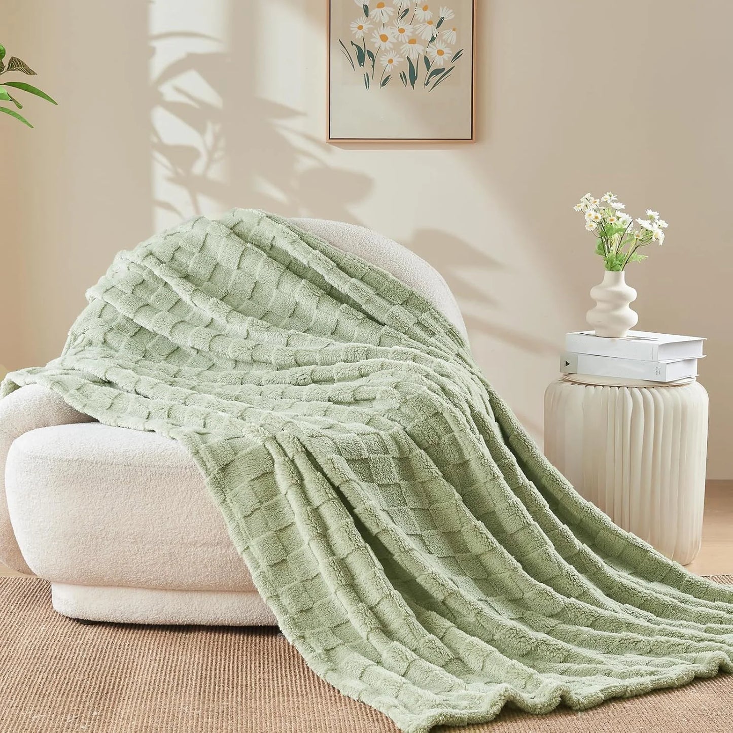 Lightweight Fluffy Fleece Blanket, for Sofa or Bed, Machine Washable.