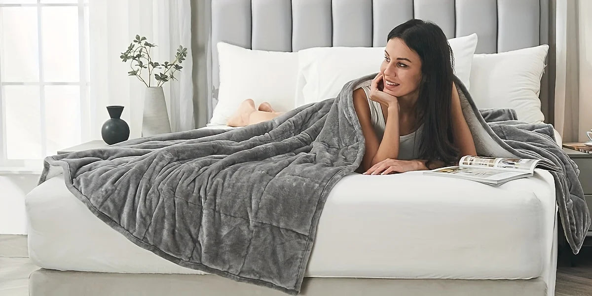Cozy Fleece Weighted Blanket – 15 lb, Queen Size (60" x 80") – Gray Fuzzy Texture