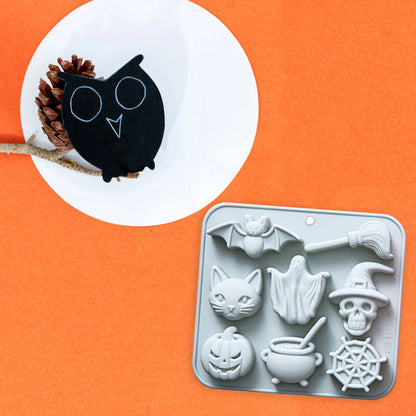 Spooky Halloween Silicone Cake Molds Set with Pumpkin Bat Skull and Ghost Shapes